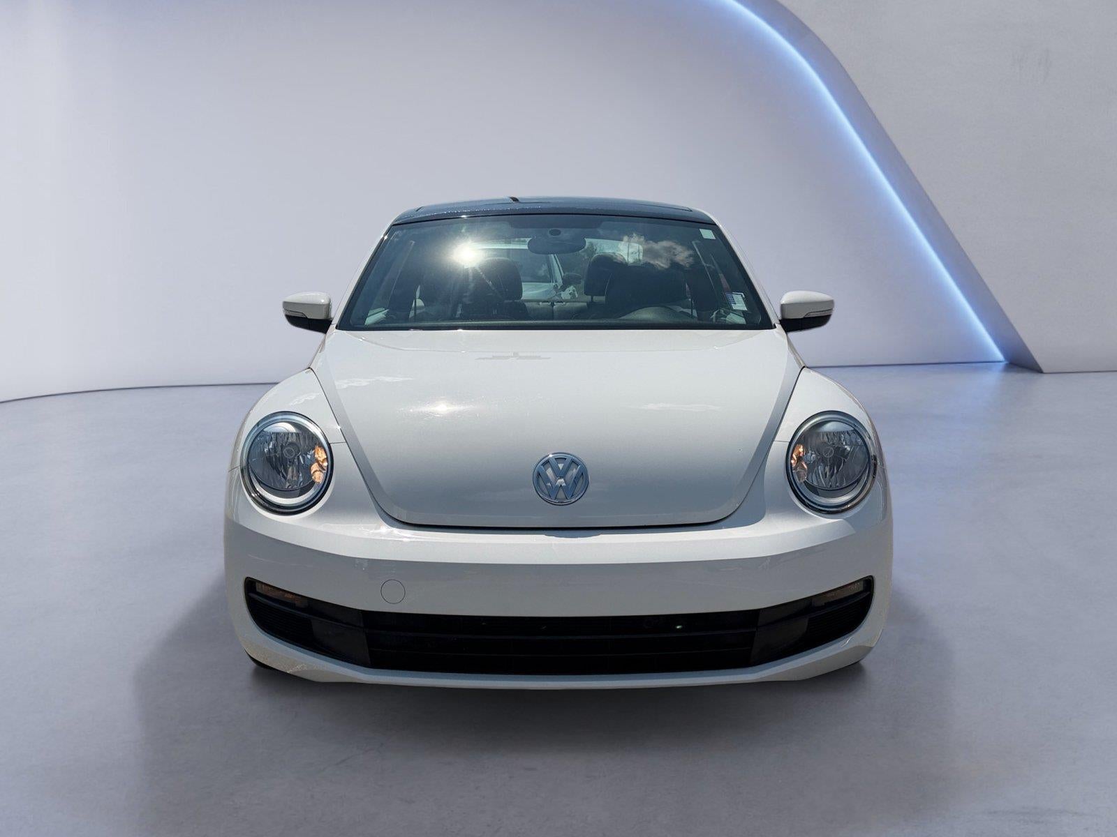 2014 Volkswagen Beetle 2.5L w/Sun/Sound/Nav