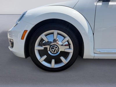 2014 Volkswagen Beetle 2.5L w/Sun/Sound/Nav