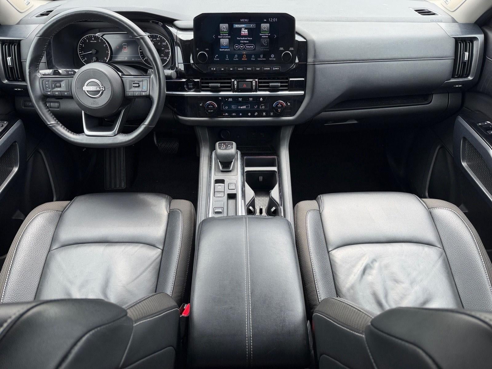 2025 Nissan Pathfinder SL