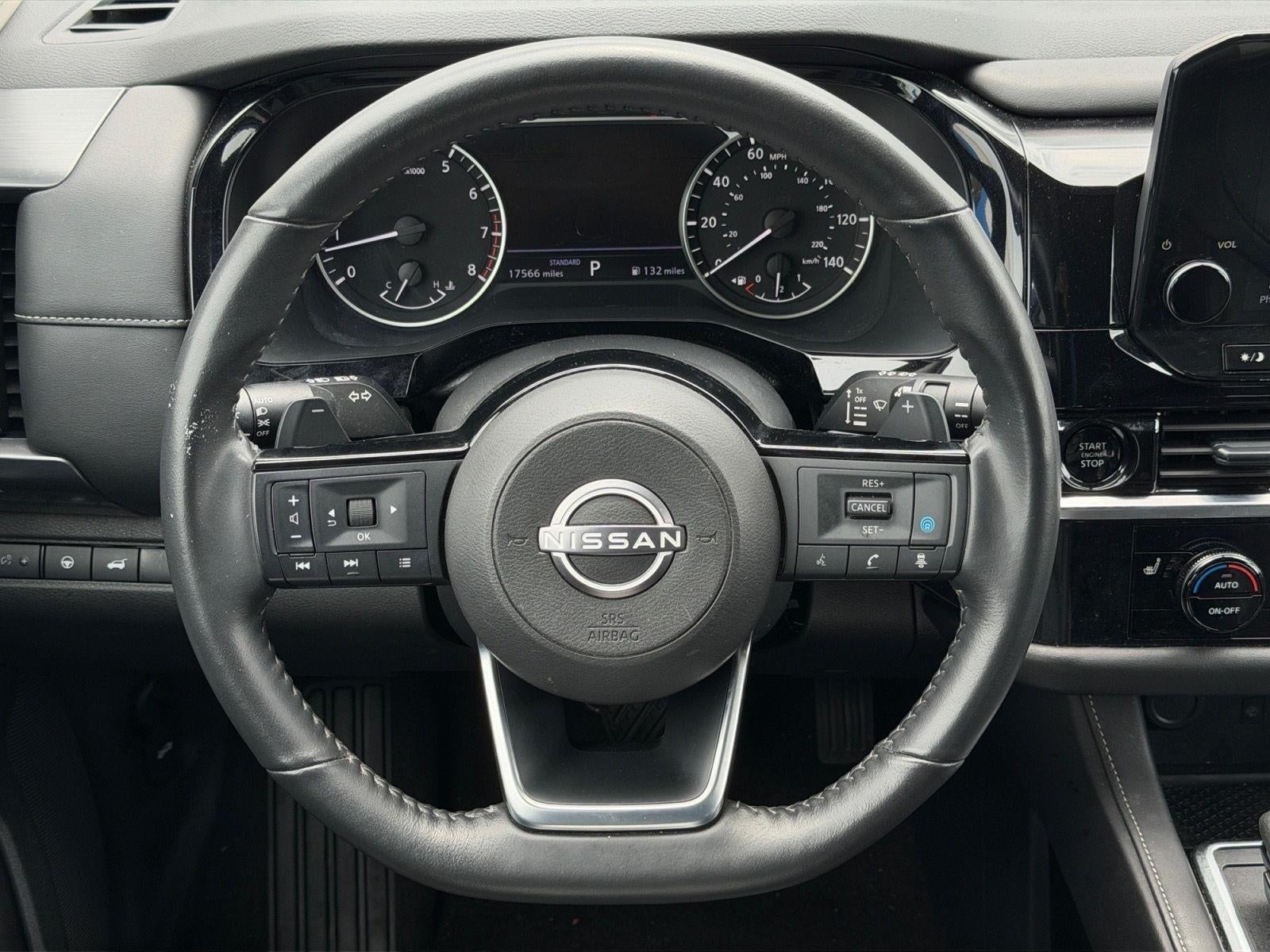 2025 Nissan Pathfinder SL