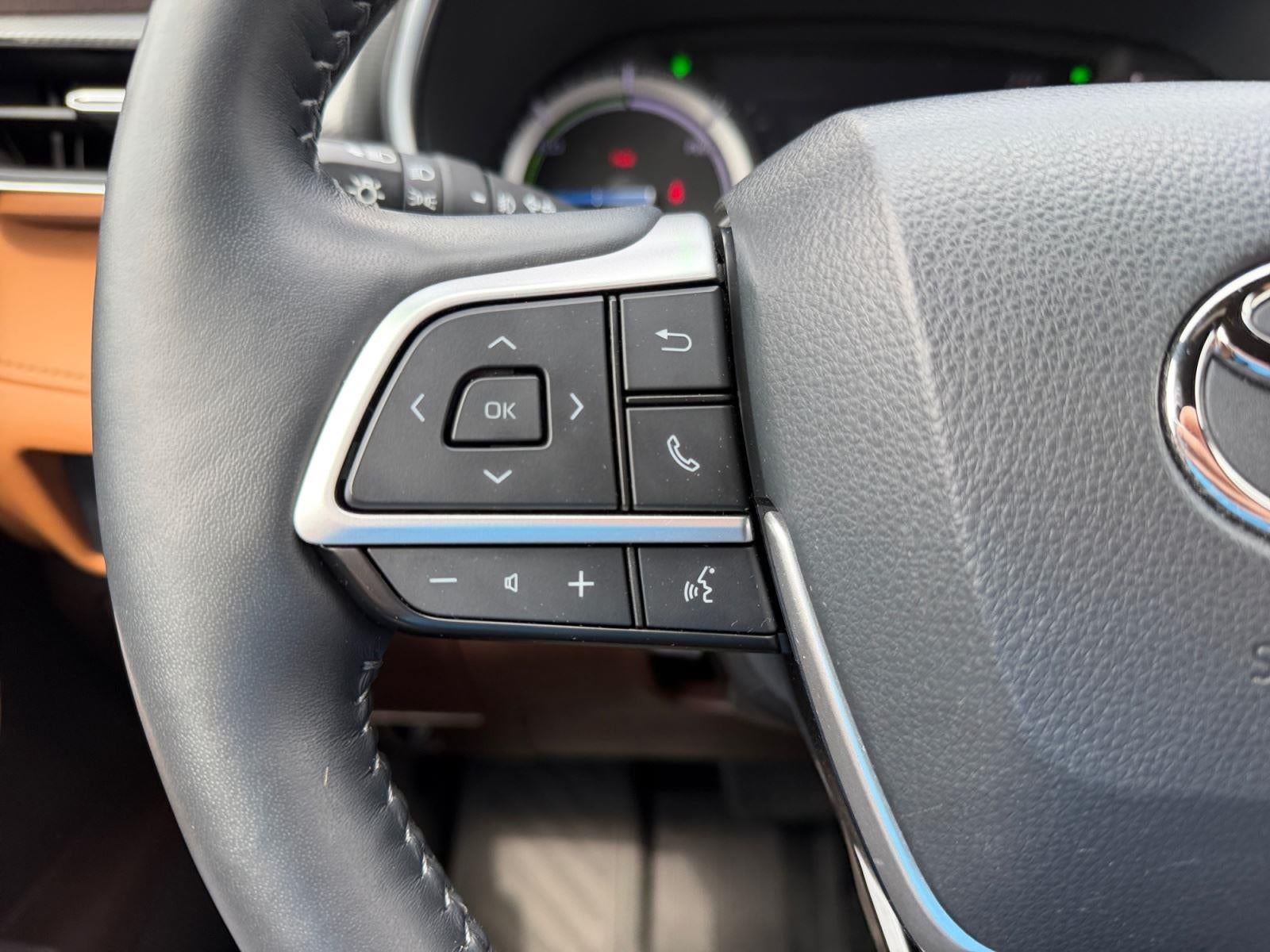 2022 Toyota Highlander Hybrid Platinum