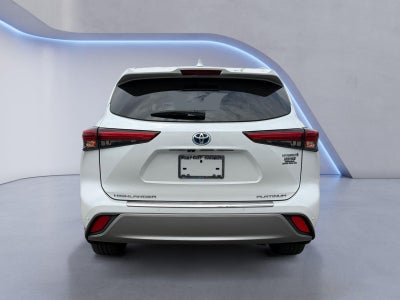 2022 Toyota Highlander Hybrid Platinum
