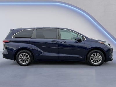 2021 Toyota Sienna LE