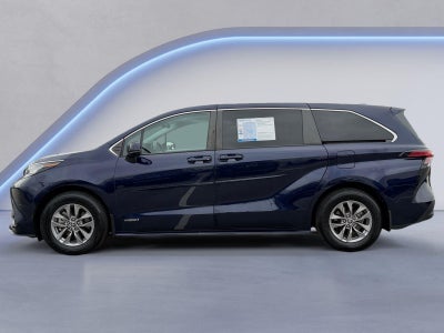 2021 Toyota Sienna LE