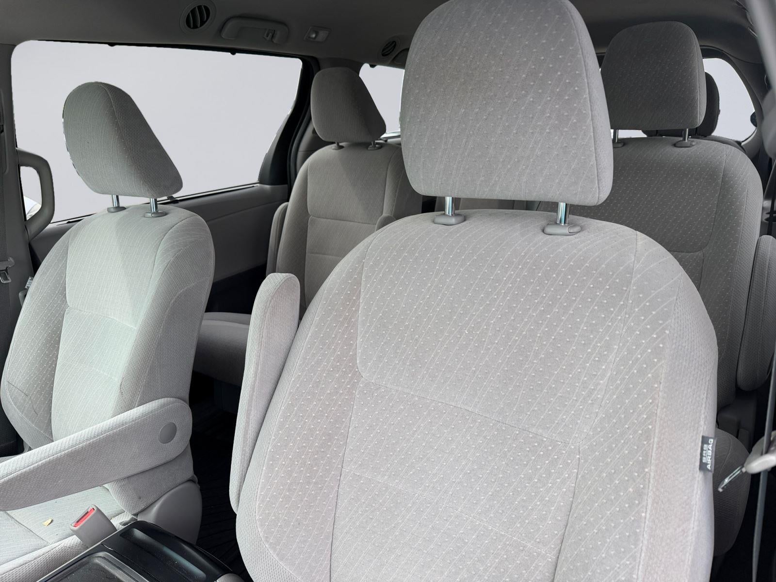 2017 Toyota Sienna LE 8-Passenger