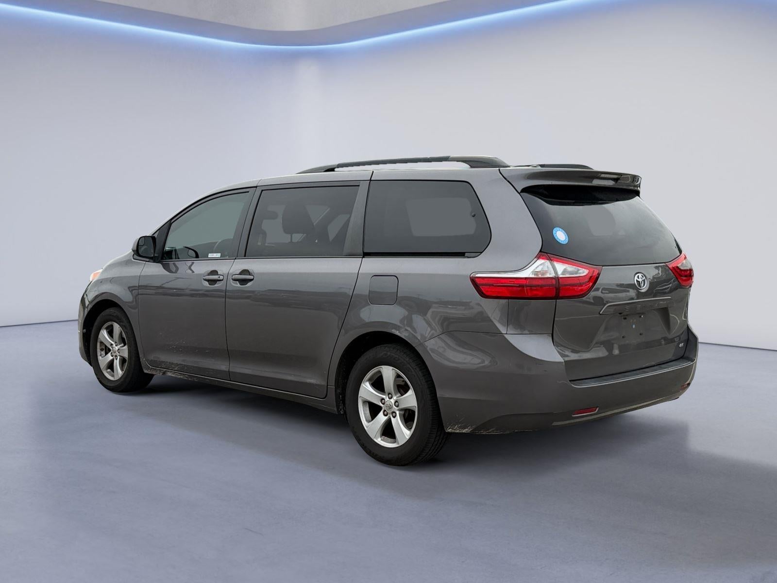 2017 Toyota Sienna LE 8-Passenger