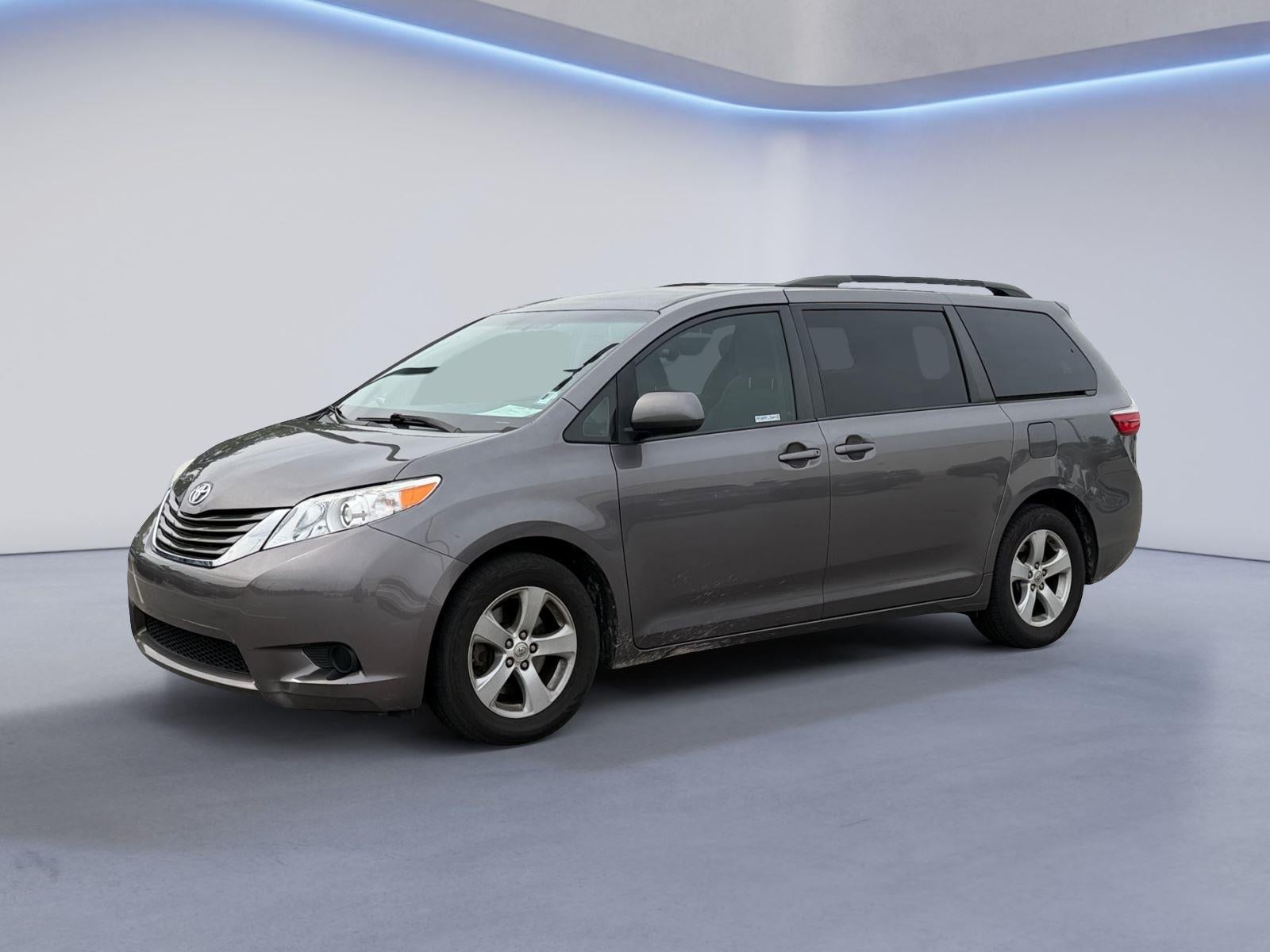 2017 Toyota Sienna LE 8-Passenger