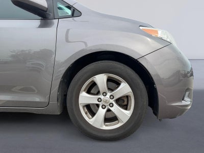 2017 Toyota Sienna LE 8-Passenger