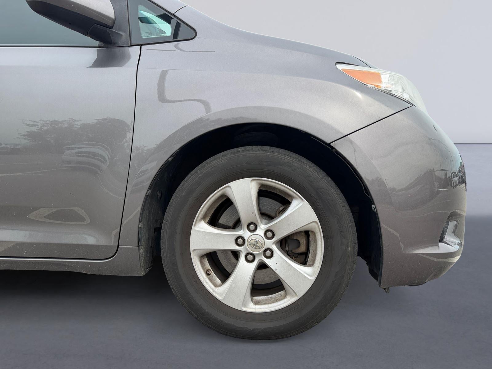 2017 Toyota Sienna LE 8-Passenger