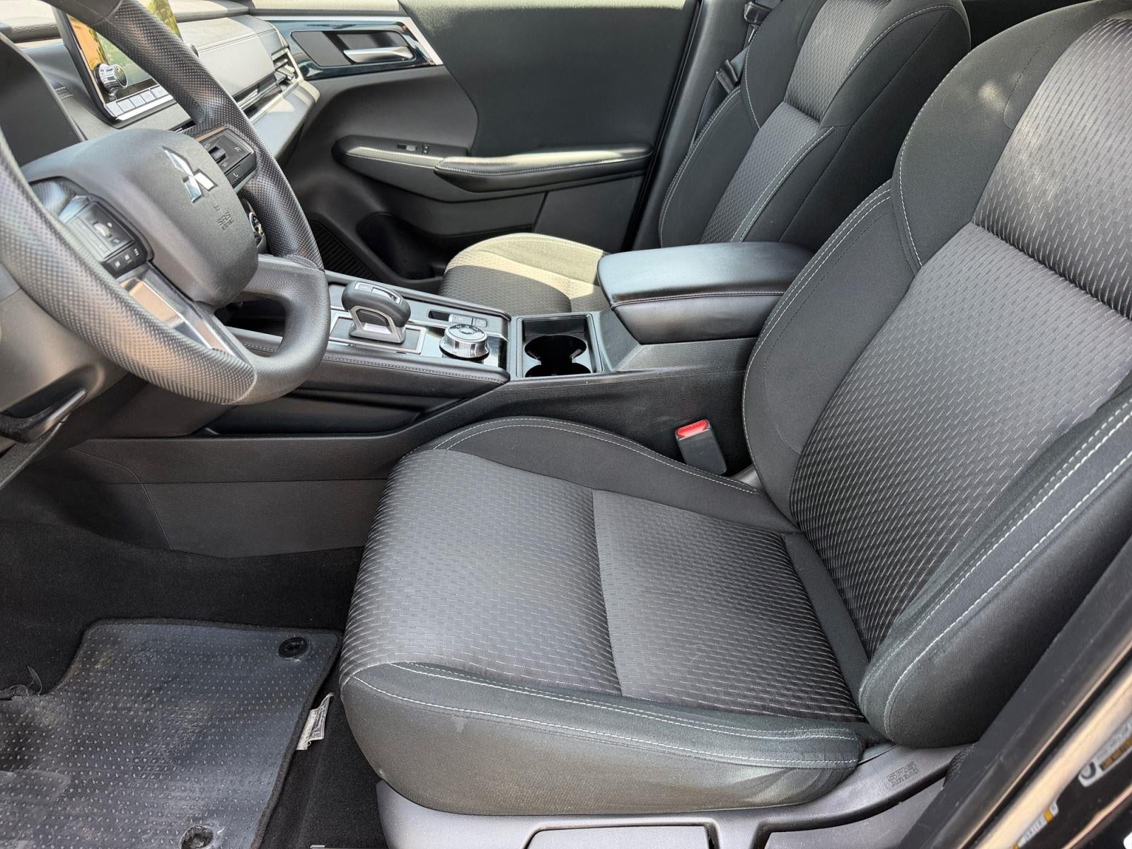 2022 Mitsubishi Outlander ES