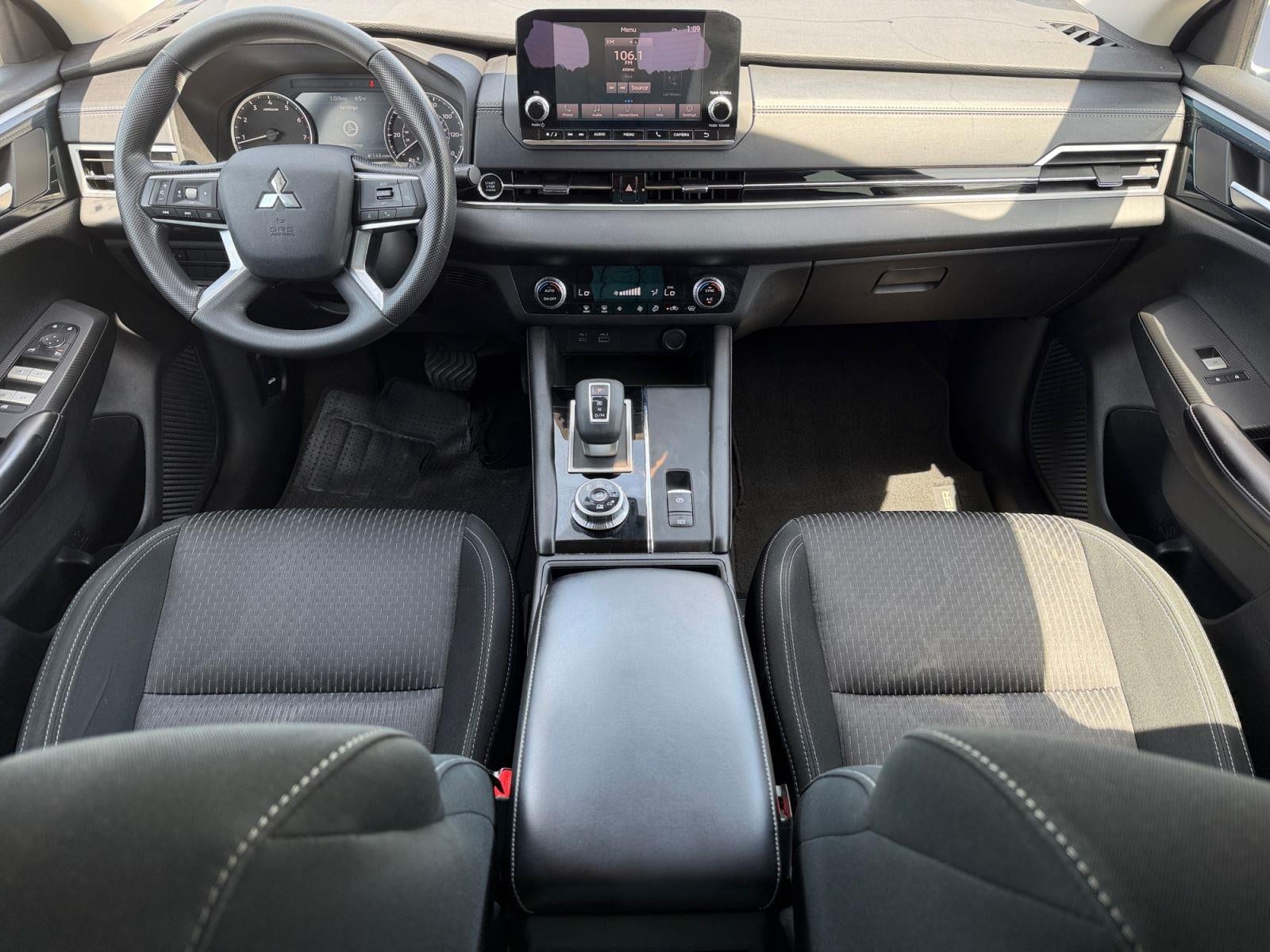 2022 Mitsubishi Outlander ES