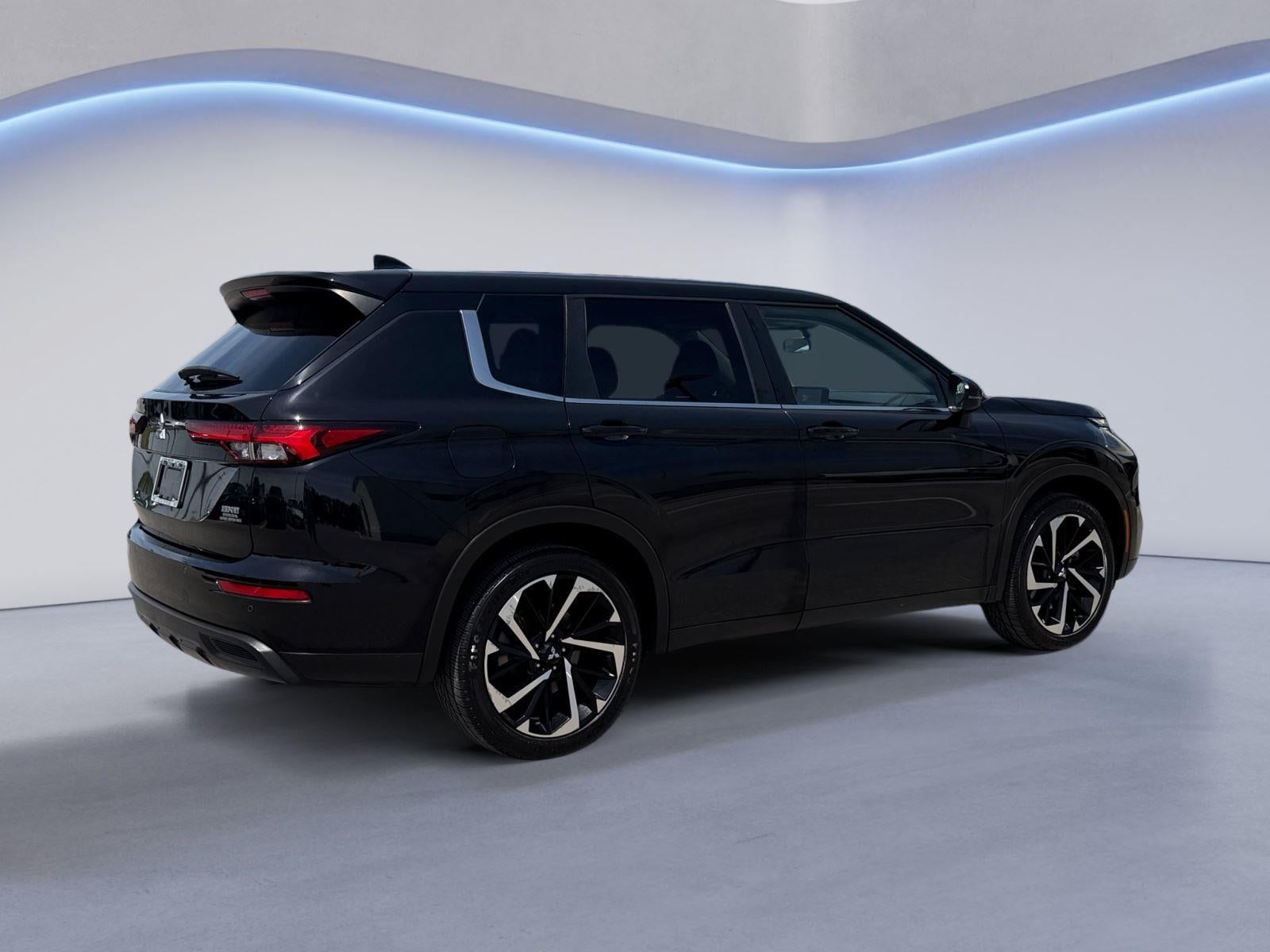 2022 Mitsubishi Outlander ES
