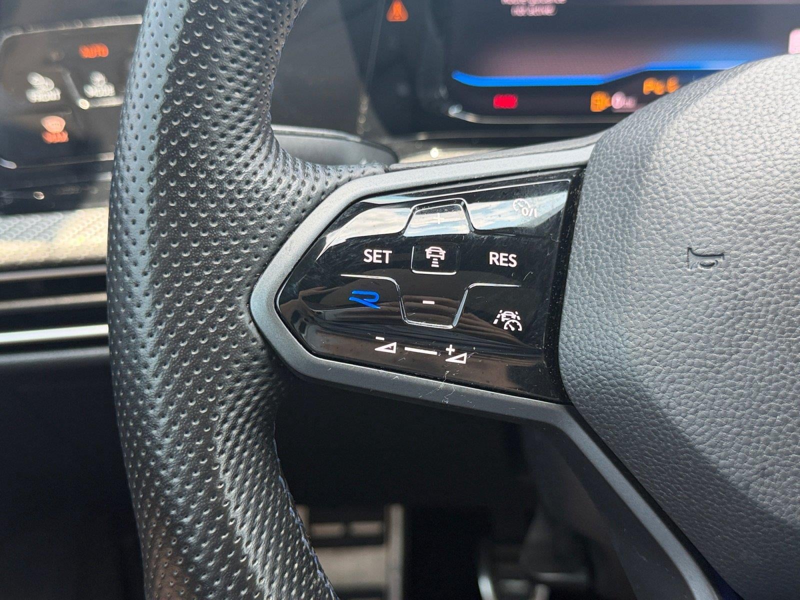 2022 Volkswagen Golf R Base
