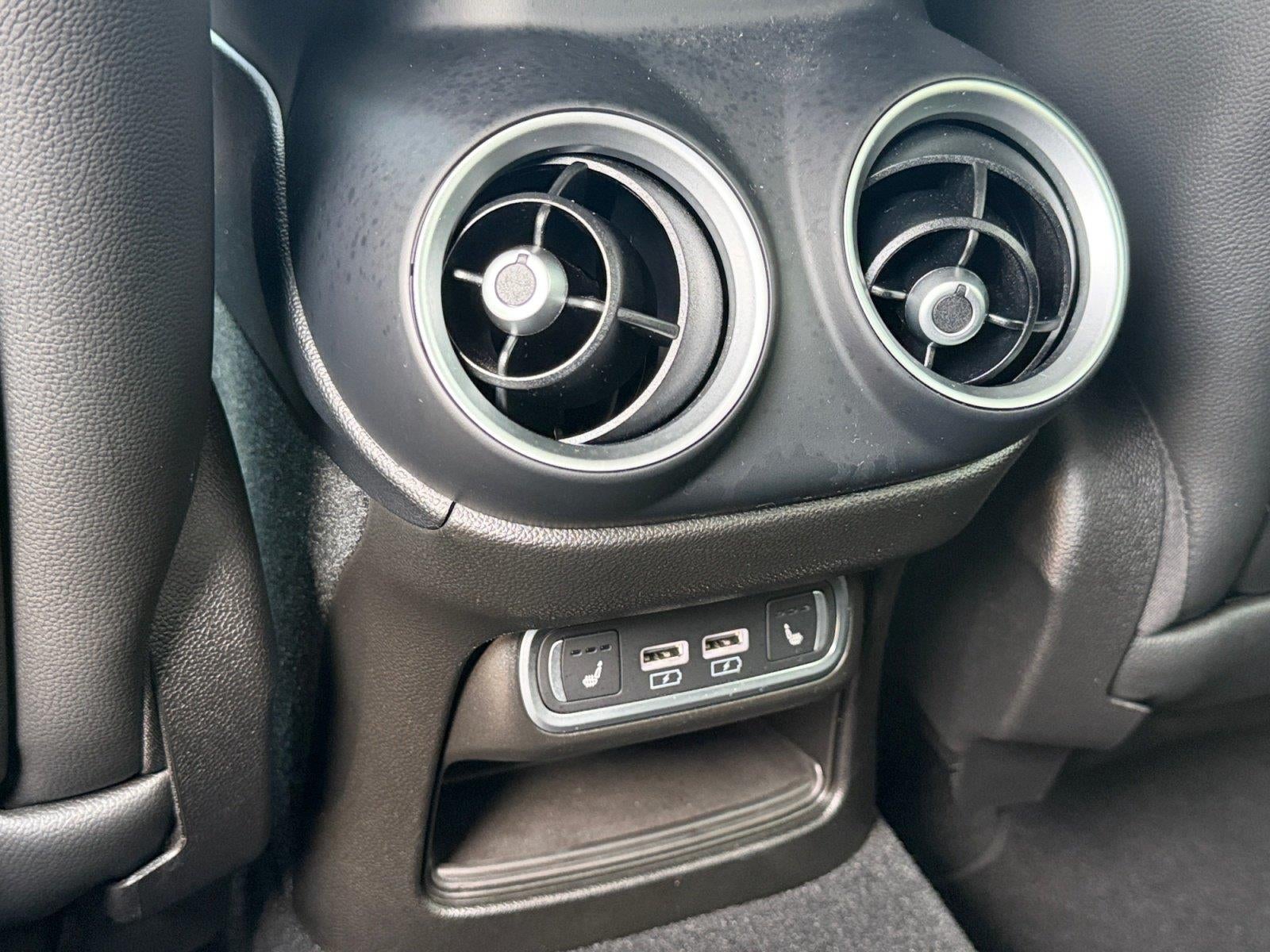 2023 Alfa Romeo STELVI Base