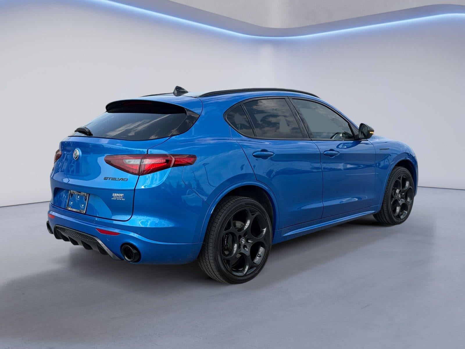 2023 Alfa Romeo STELVI Base